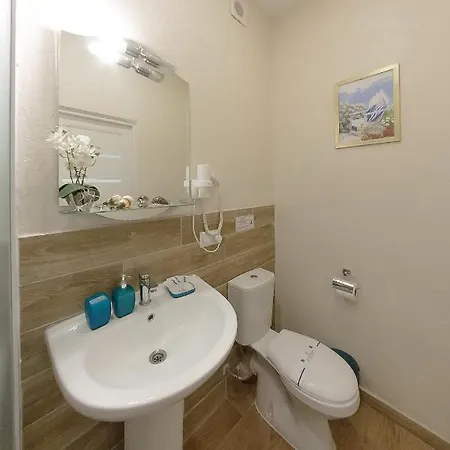 Poseidon מלון 3*